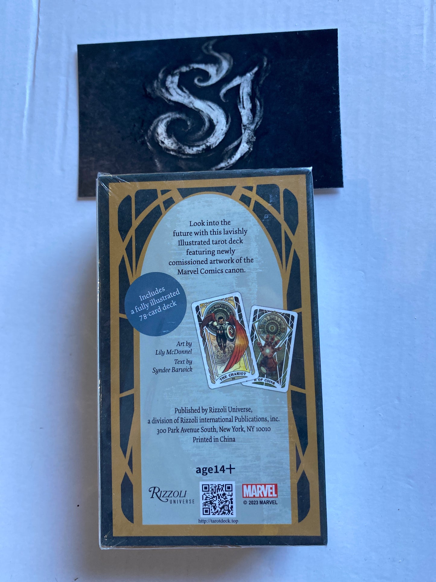 Superhero Tarot Deck - Look into the future with the heroes you love.