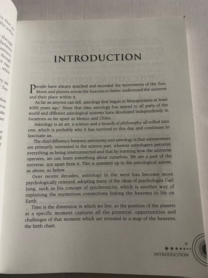 Secrets of the Zodiac (2009) — Michele Finey ISBN 9781741757446
