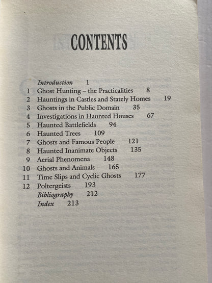 Peter Underwood's Guide to Ghosts and Haunted Places by Peter Underwood