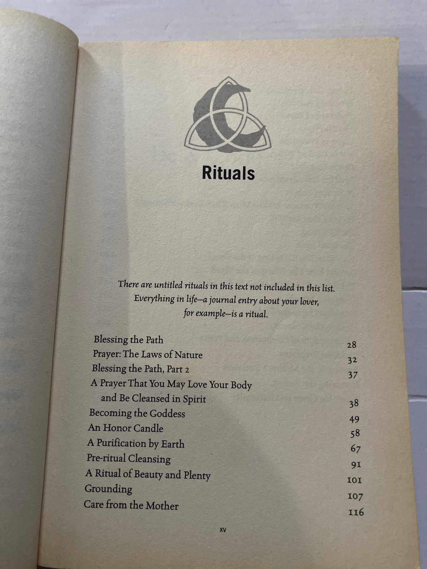 Be a Goddess: A Guide to Celtic Spells & Wisdom for Self-Healing, Prosperity and Great Sex by Francesca De Grandis