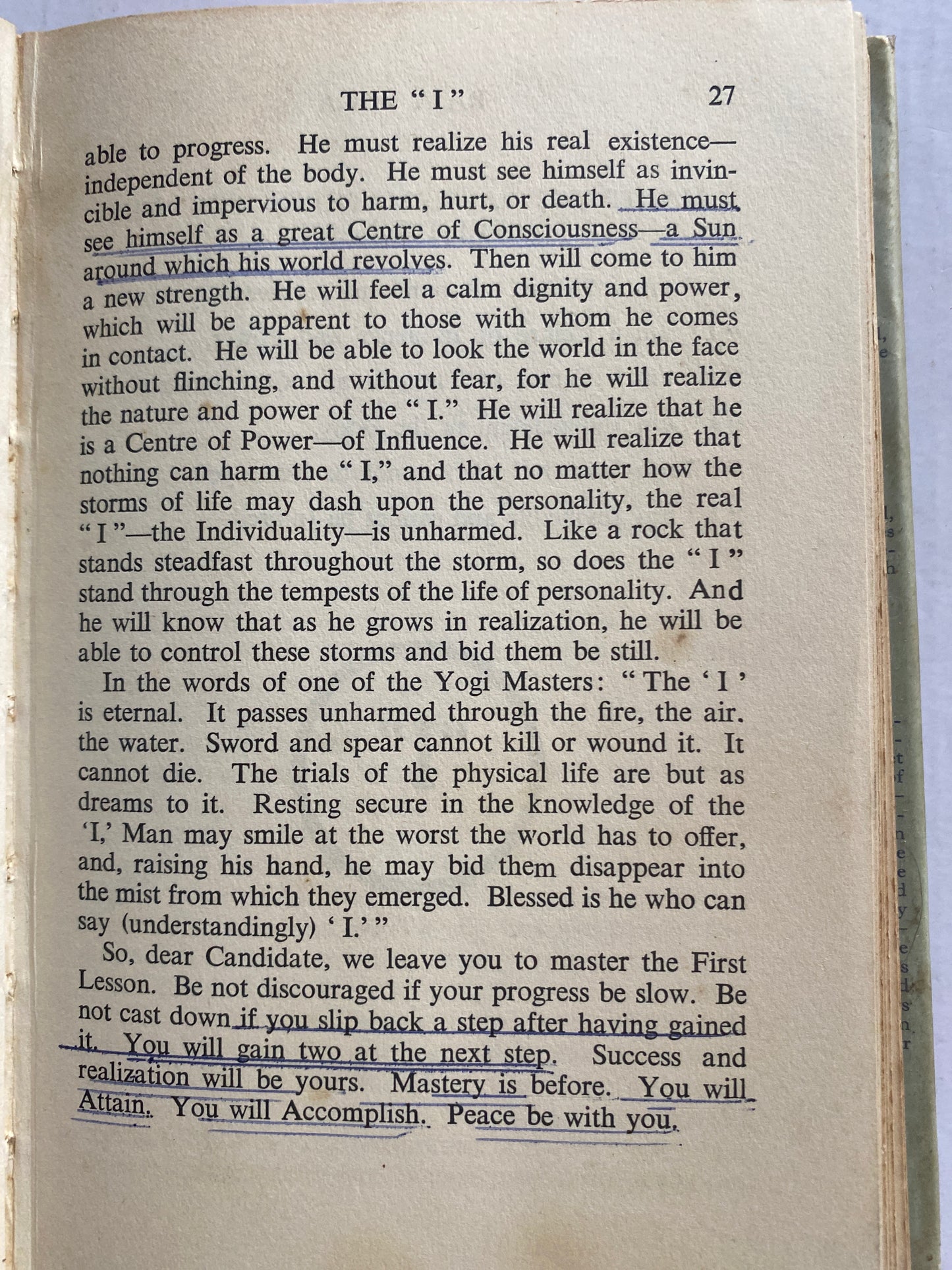 A Series of Lessons in Raja Yoga -  Yogi Ramacharaka (William Walker Atkinson) 1969 Rare collectable
