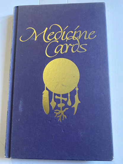 Medicine Cards: The Discovery of Power Through the Ways of Animals by Jamie Sams, David Carson, Angela C. Werneke
