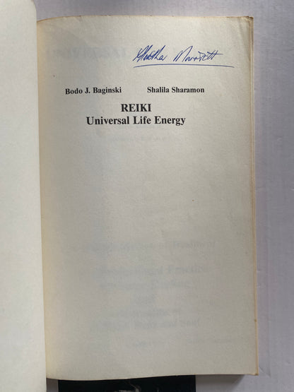 Reiki: Universal Life Energy by Bodo Baginski & Shalila Sharamon