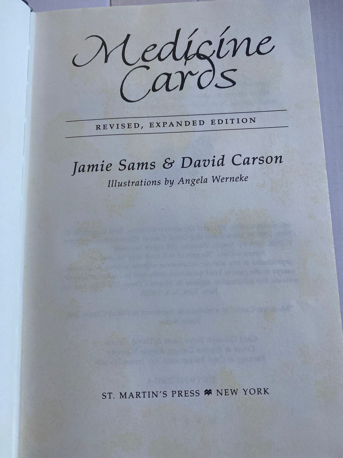 Medicine Cards: The Discovery of Power Through the Ways of Animals by Jamie Sams, David Carson, Angela C. Werneke