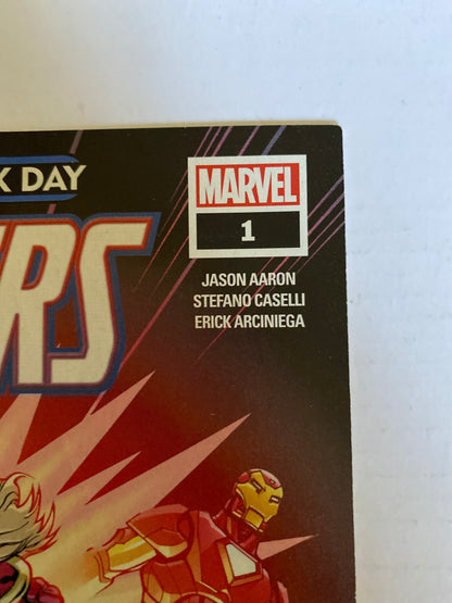 Marvel Avengers & Savage Avengers Comic – Vintage