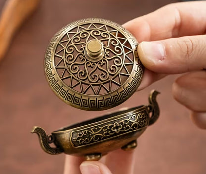 Elegant Brass Incense Holder – Intricate Metal Carvings, Traditional Chinese Design