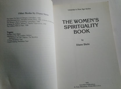The Women's Spirituality Book - Diane Stein